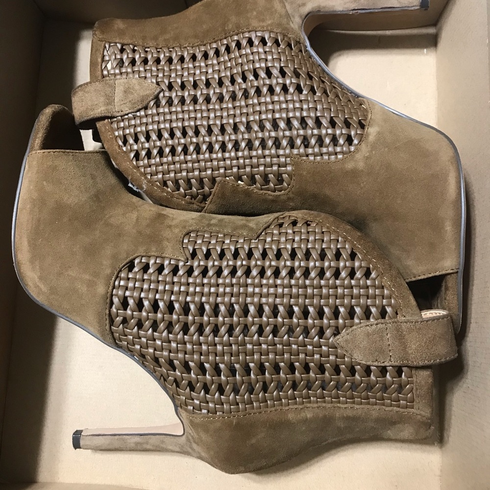 Jessica Simpson Booties size 6 1/2